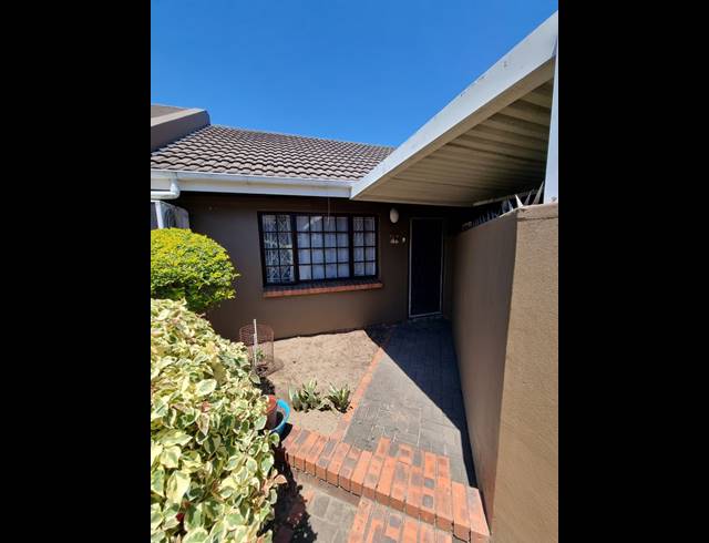 2 BEDROOM TOWNHOUSE SOLD IN ARBORETUM